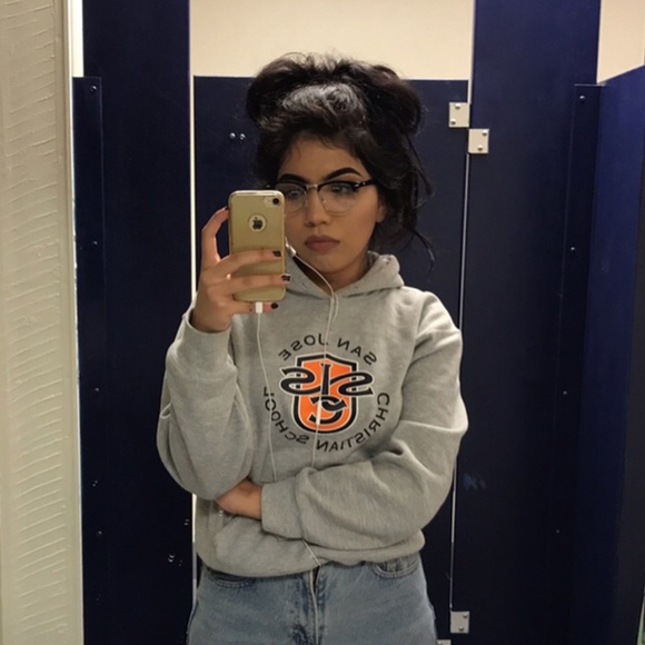 Meet your Posher, Jessica - Picture 1 of 1